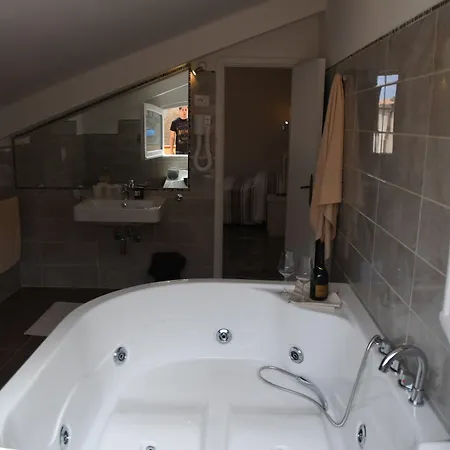 Bed & Breakfast The Tower 4*