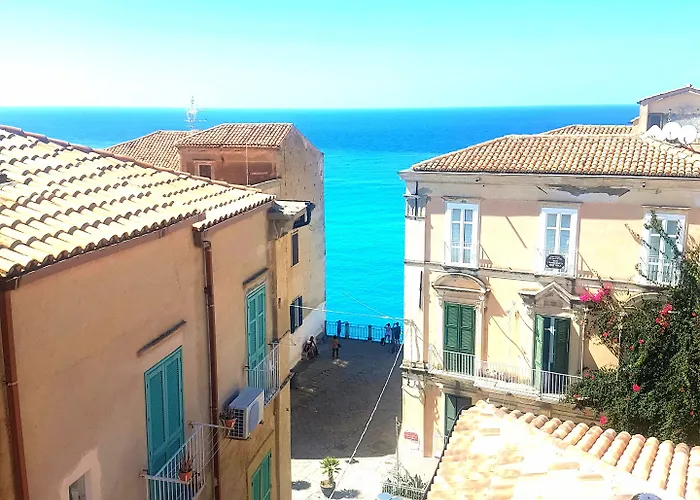 The Tower Nocleg ze śniadaniem Tropea