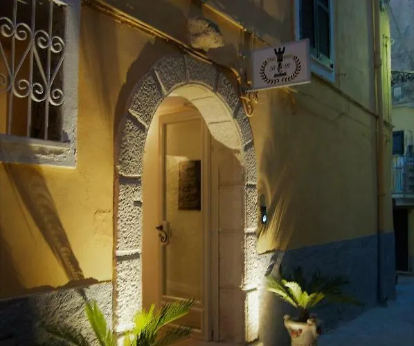 Bed & Breakfast The Tower 4*